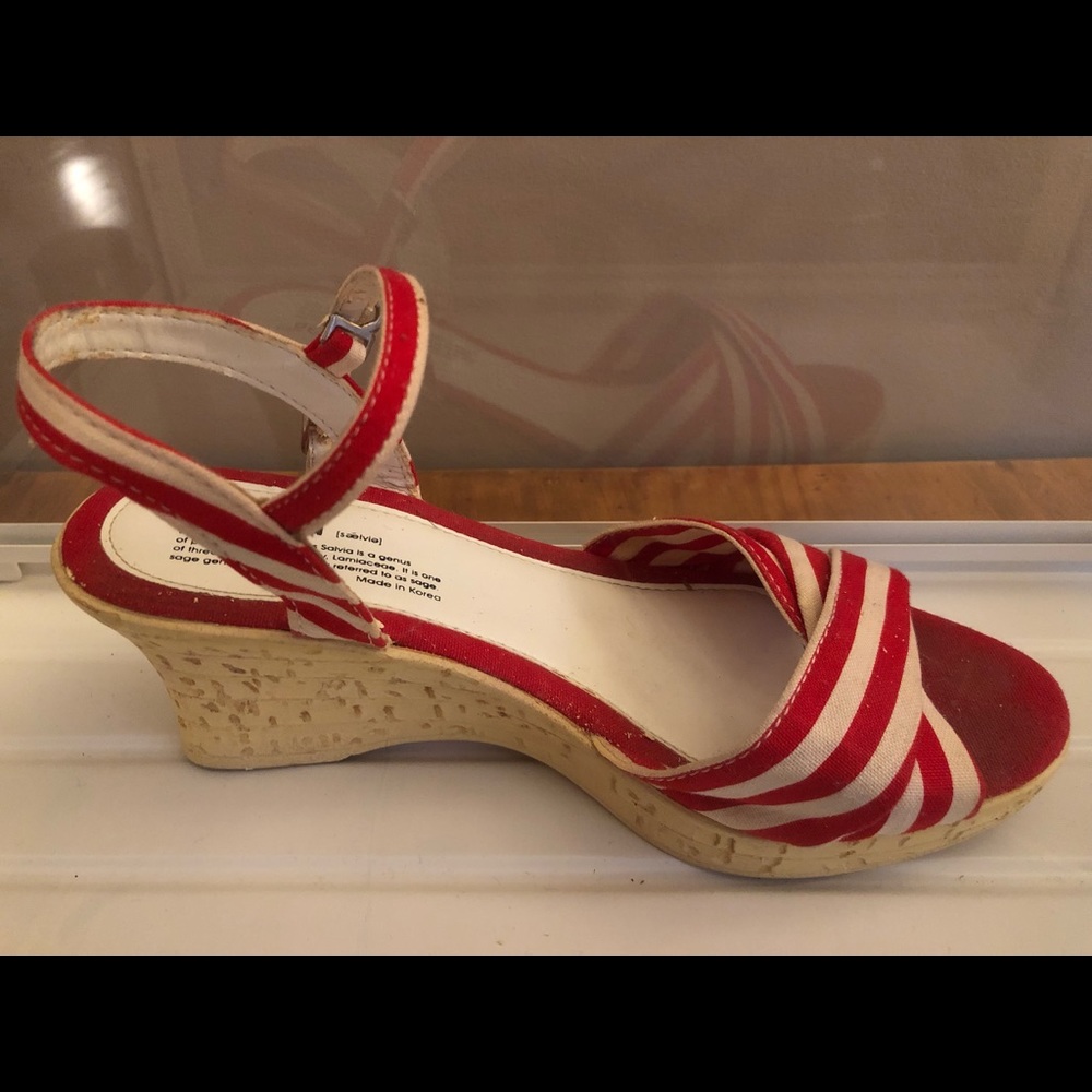 Women’s red striped sandal wedge